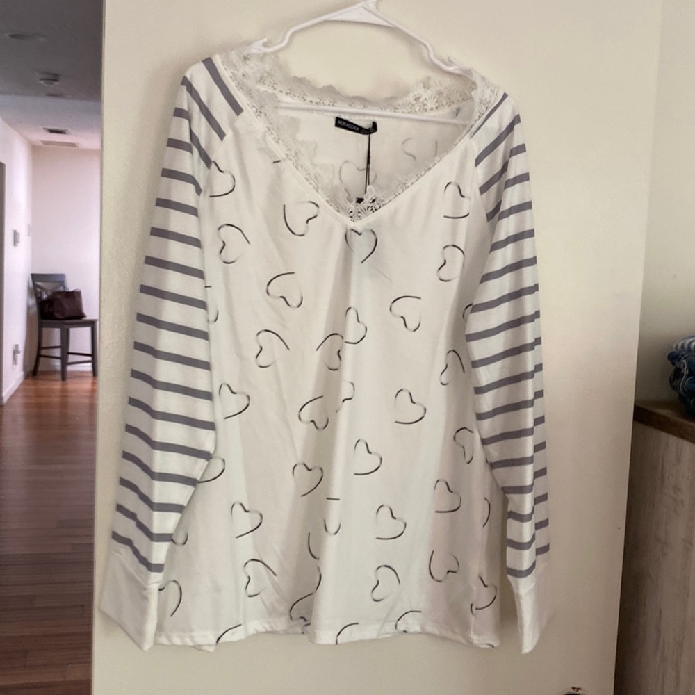 Women’s blouse, size XL